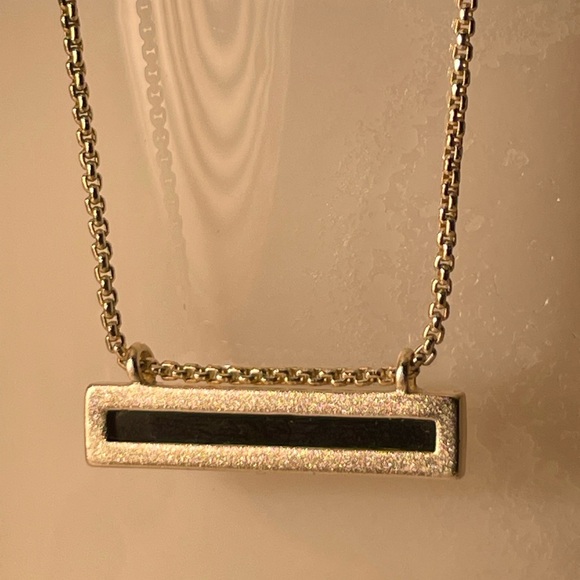 Kendra Scott Leanor Pendant Necklace - Picture 2 of 5